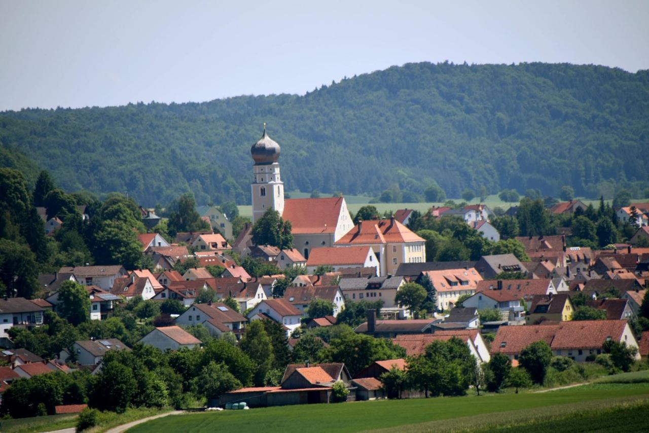 Hotel Gasthof Zum Loewen Velburg Eksteriør bilde