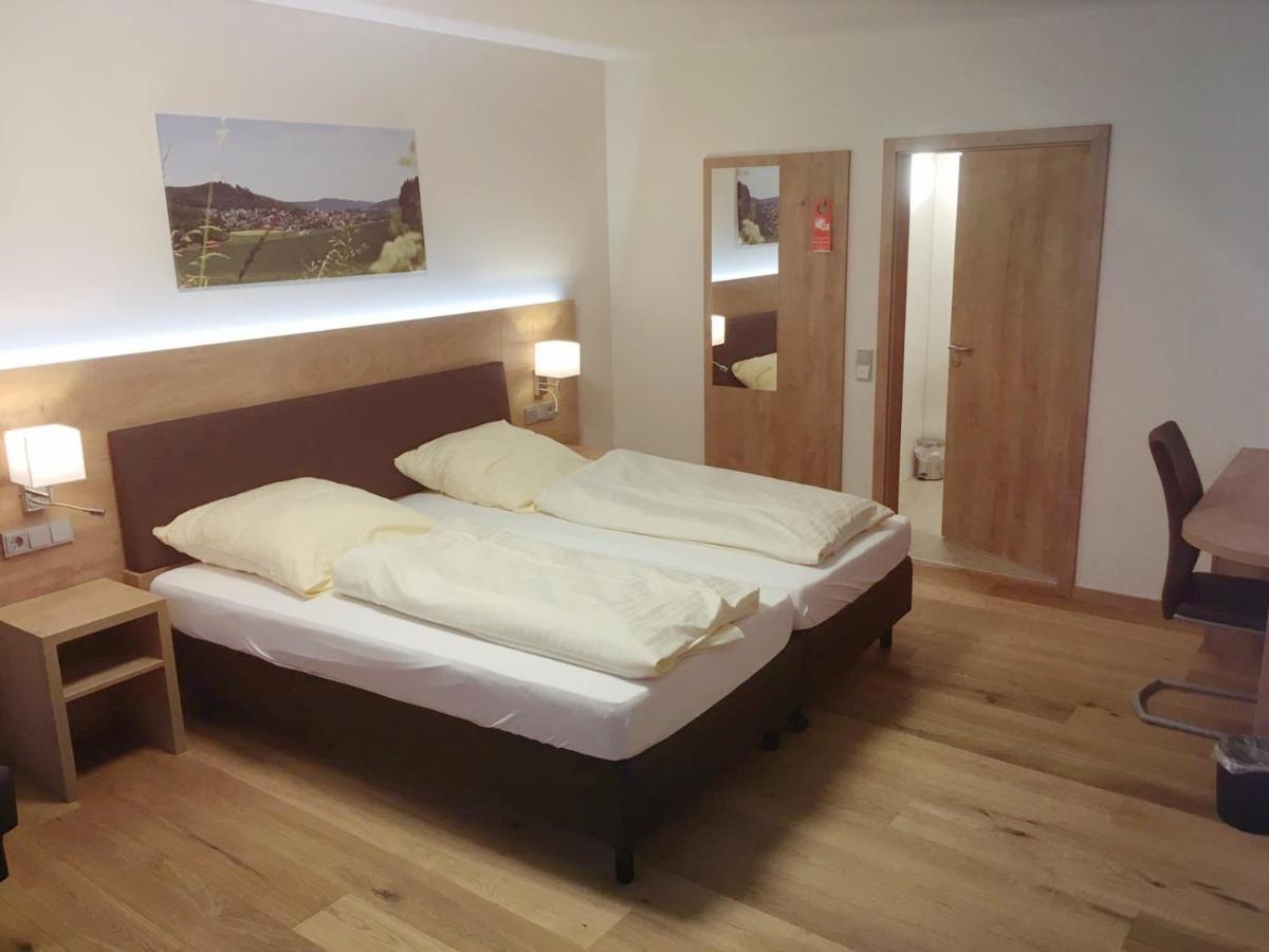 Hotel Gasthof Zum Loewen Velburg Rom bilde