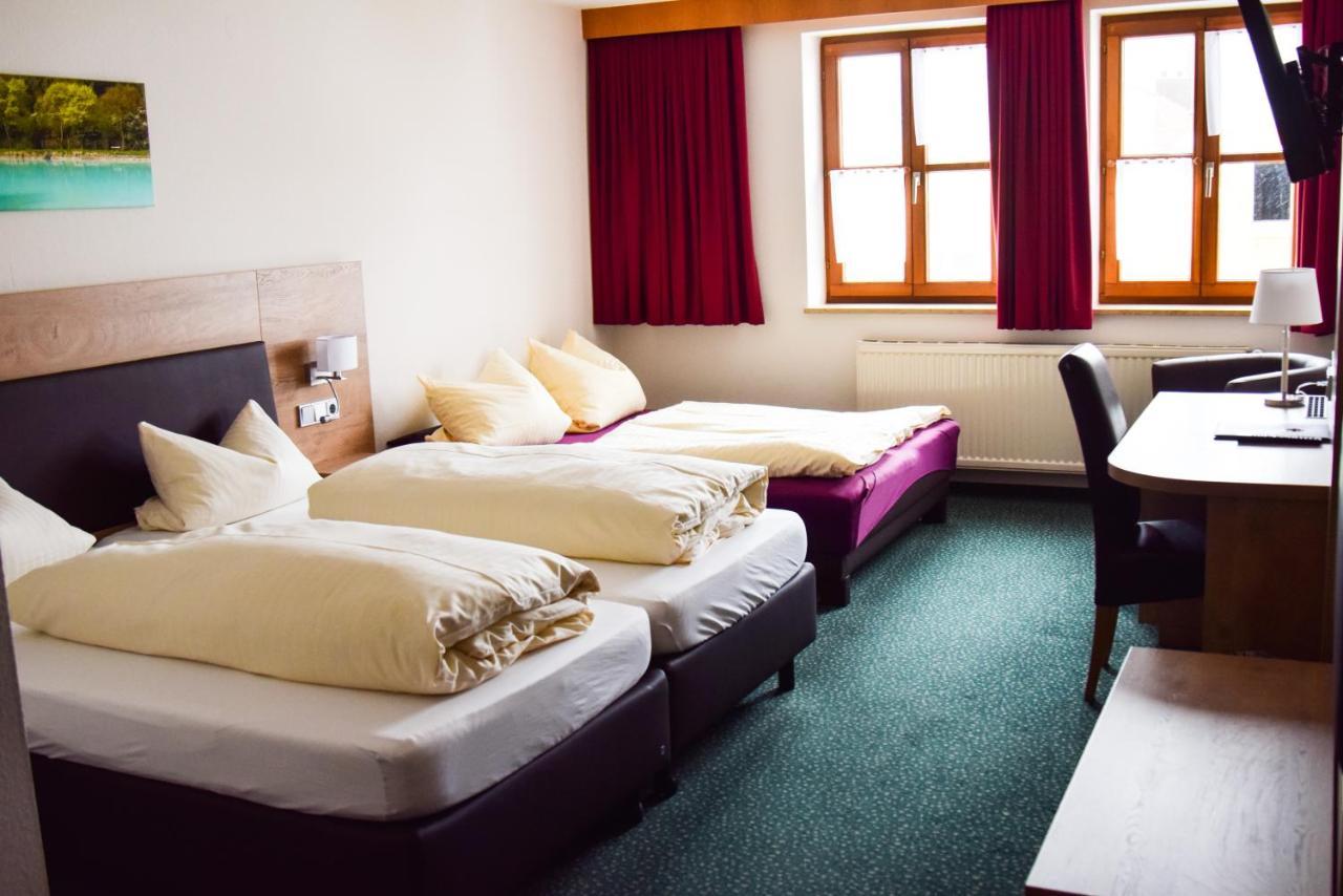 Hotel Gasthof Zum Loewen Velburg Rom bilde