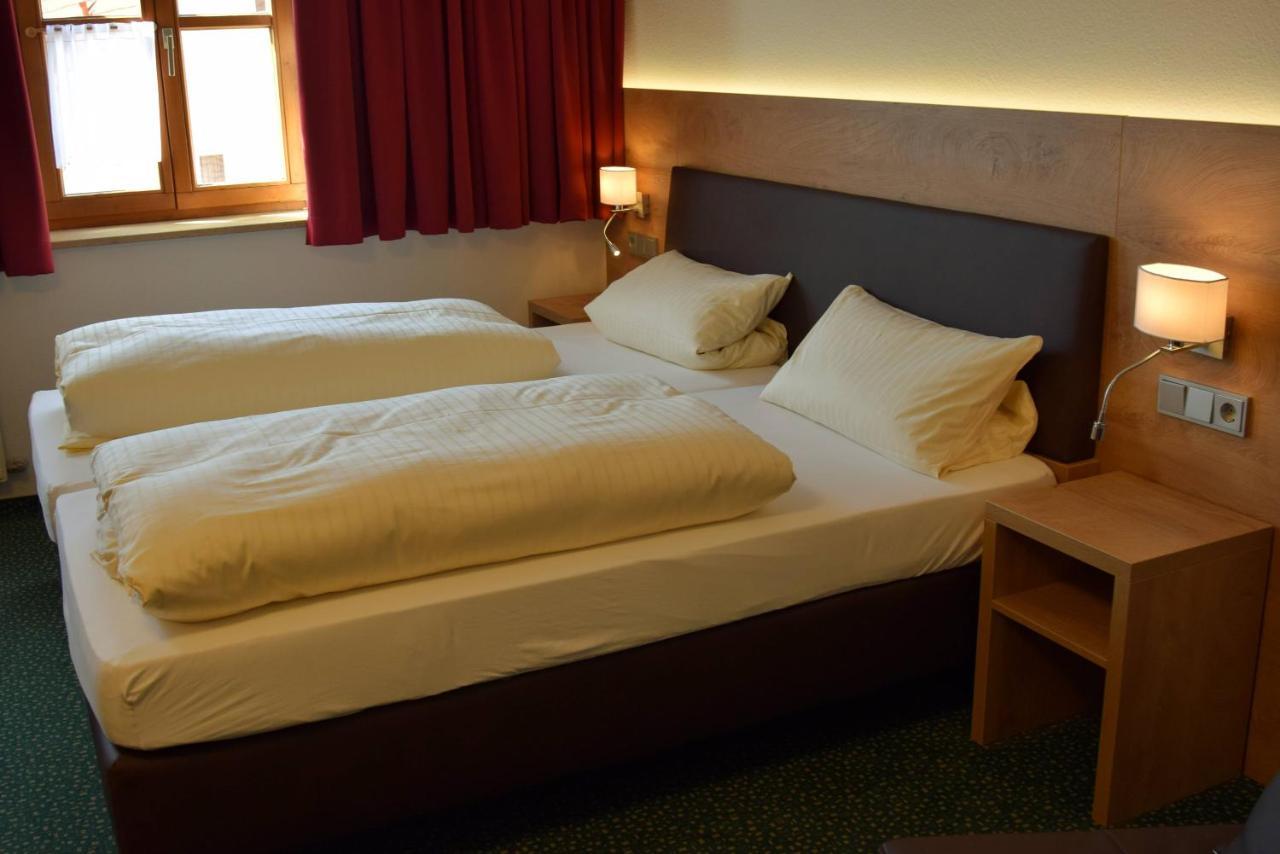 Hotel Gasthof Zum Loewen Velburg Rom bilde