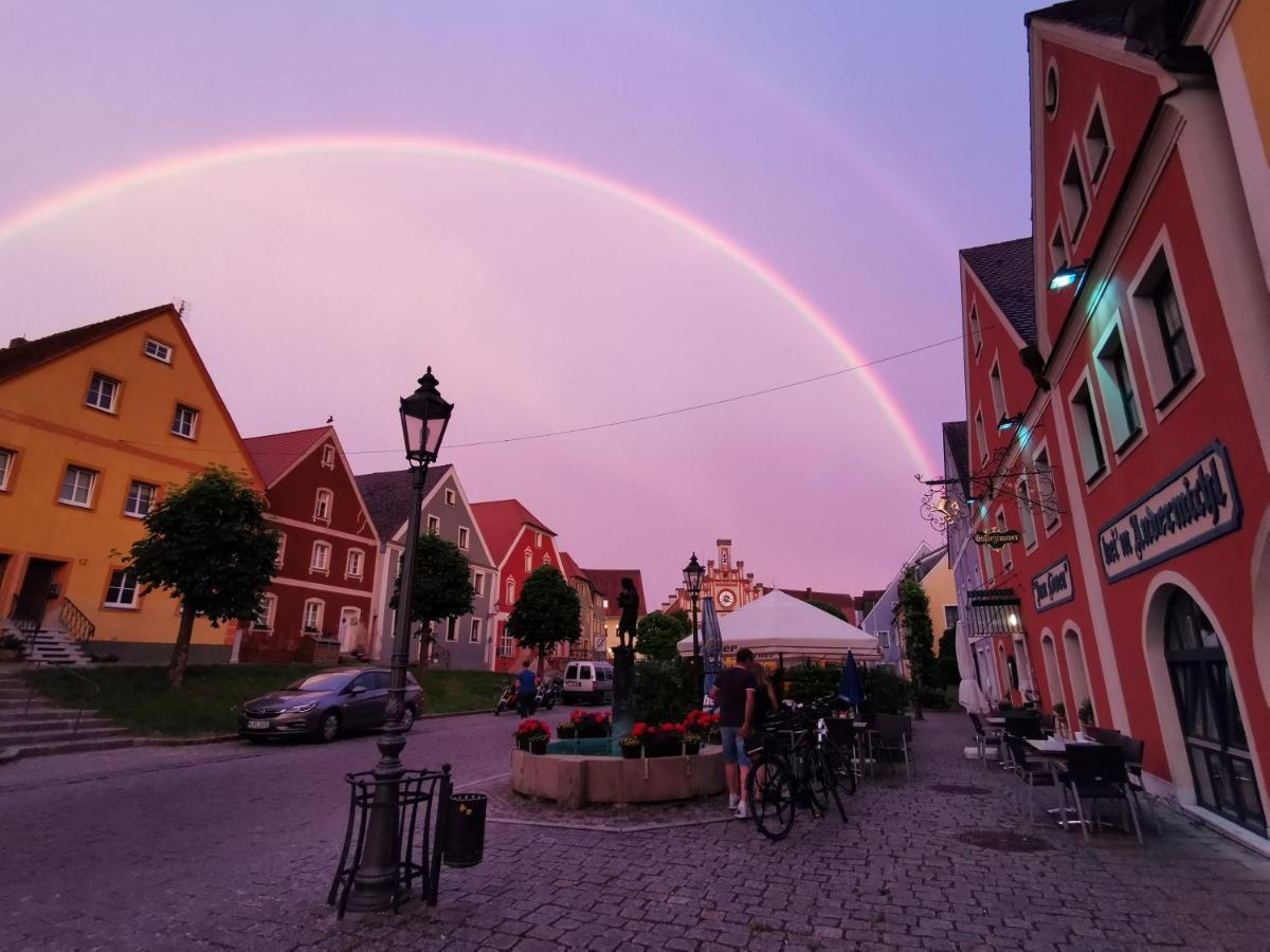 Hotel Gasthof Zum Loewen Velburg Eksteriør bilde