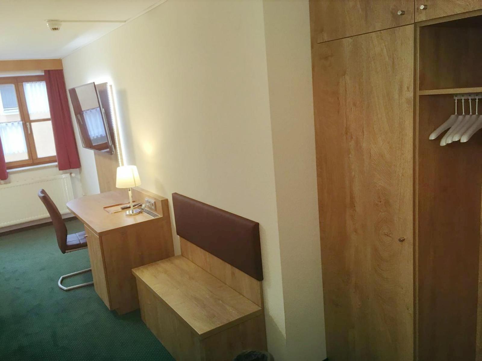 Hotel Gasthof Zum Loewen Velburg Rom bilde
