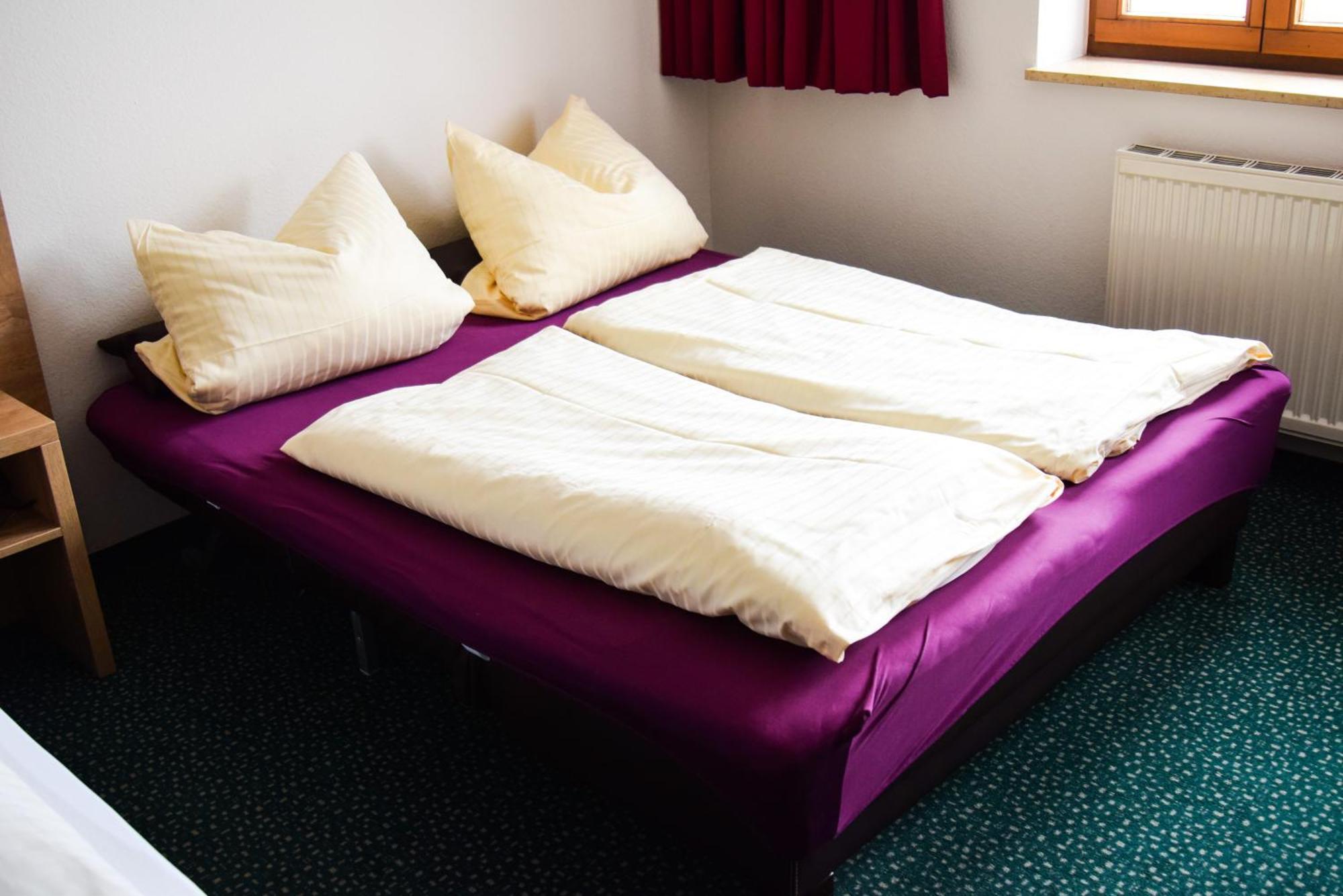 Hotel Gasthof Zum Loewen Velburg Rom bilde