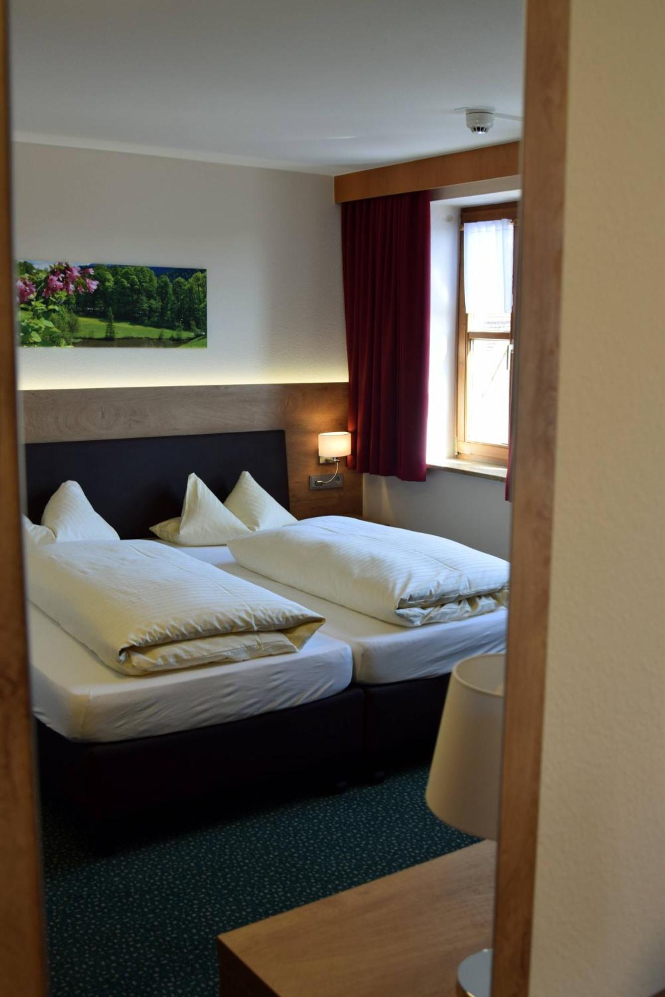 Hotel Gasthof Zum Loewen Velburg Rom bilde