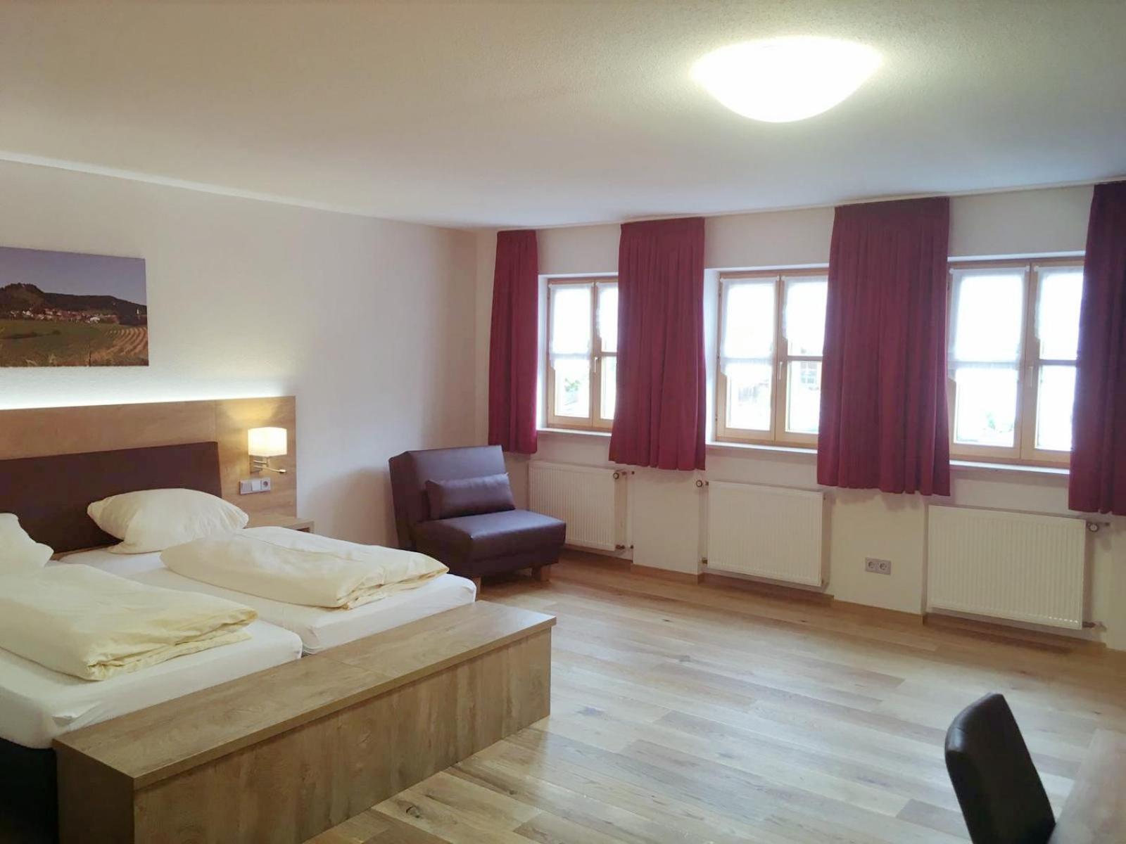 Hotel Gasthof Zum Loewen Velburg Rom bilde